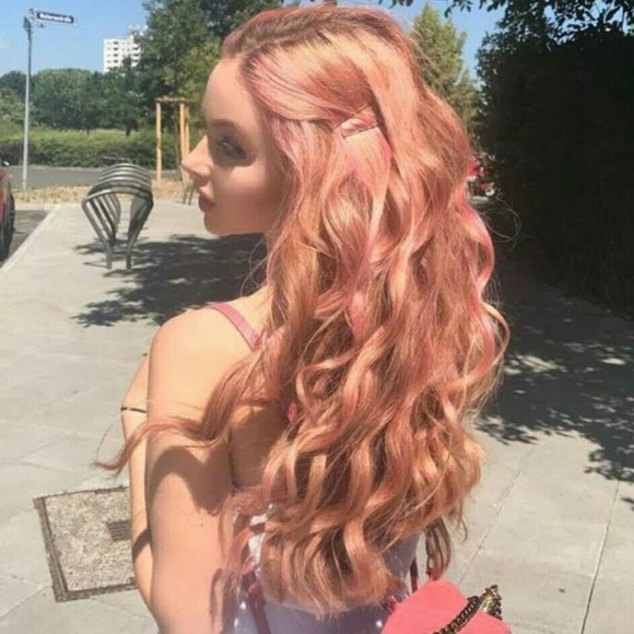 - 22” PINK OMBRE BODY WAVY LACE FRONT WIG💫 *NEW*🆕